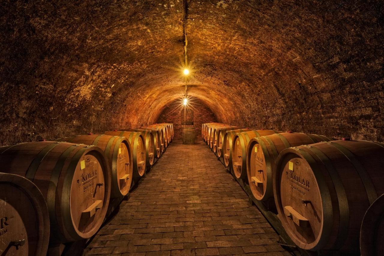 Podrumi Kolar "Suza Baranje" Kneževi Vinogradi Exterior foto