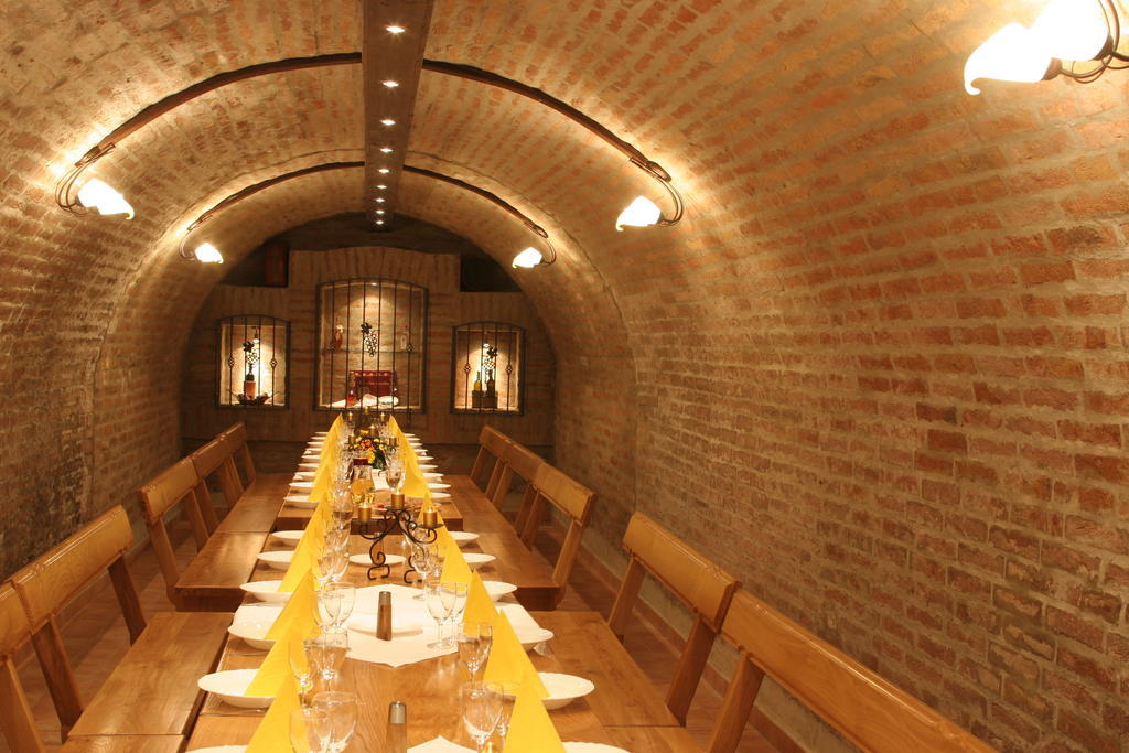 Podrumi Kolar "Suza Baranje" Kneževi Vinogradi Exterior foto